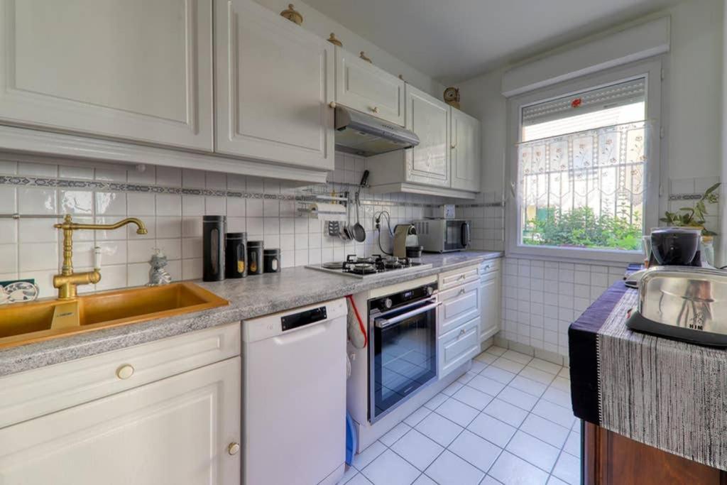 Amilly Park 6 Personnes 2 Chambres Pk Prive En Sous Sol Serris Exteriör bild